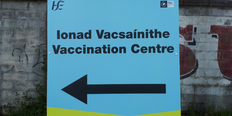 vaccination centre road sign