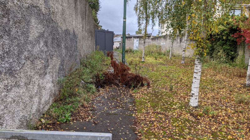 Walkway between Church Avenue and St. Mobhi Boithrin